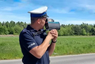 23-latek pędził przez Łysaków 141 km/h. Stracił prawo jazdy